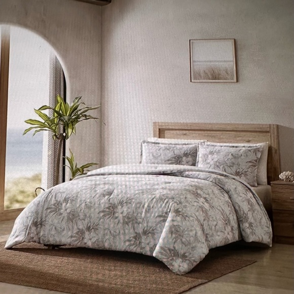 Tommy Bahama Beachway Blooms Reversible Grey Duvet Cover Set Queen - Picture 2 of 7
